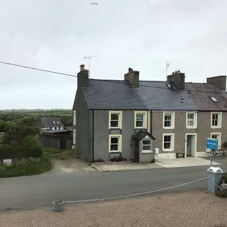 Ramsey House - Luxury Licensed B&B - Parking and Guest Lounge