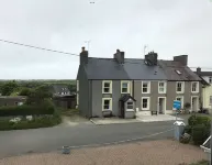 Ramsey House - Luxury Licensed B&B - Parking and Guest Lounge