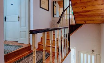 Mira Sea Front Guesthouse