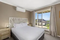 Aqualuna Beach Resort Hotels in Emerald Beach