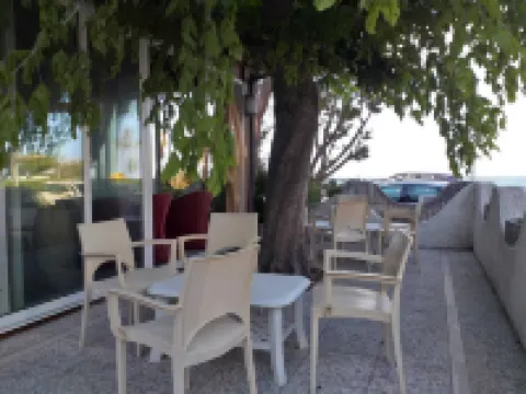 Spacious Double Room Right by the Sea Hotels in Pineto