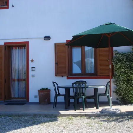 Apartment in Villa 2 to 4 Persons with Large Private Garden Sole