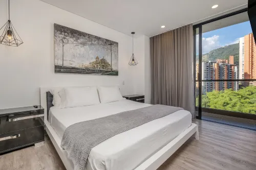 Apartamentos Class Suites by Housy Host