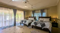 Room in Villa - Zambezi Family Lodge - Elephant Room