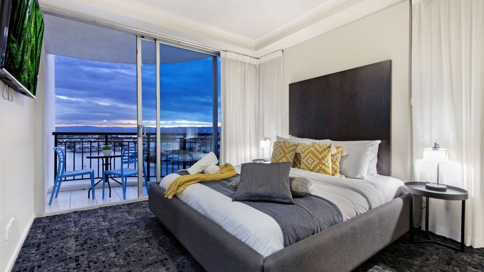 Chevron Renaissance - Self Contained & Privately Managed - Wow Stay