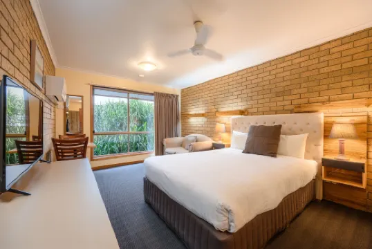 AAt 28 Goldsmith Motel