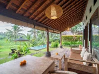 Green Sari Private Villa Hotels near Sambahan