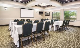 La Quinta Inn & Suites by Wyndham Houston Rosenberg
