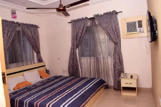 布加地套房酒店 酒店