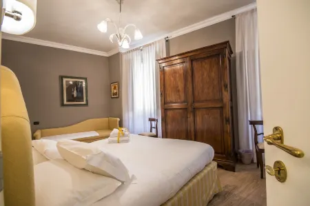 A Palazzo Busdraghi Residenza d'Epoca Отели рядом с достопримечательностью «Базилика Сан-Микеле-ин-Форо»