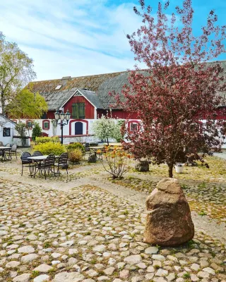 Gårdshotellet Hotels in Sjobo