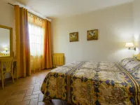 Giallo Hotels in Lajatico