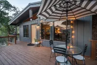 STUNNING VIEWS, CRISP IMMACULATE MOUNTAIN TOP HOME WITH HOT TUB - Balkoner