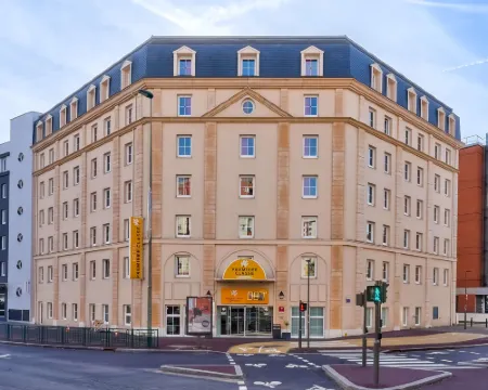 Kyriad ECO - Suresnes - La Défense Hotels in Hauts-de-Seine