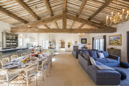 La Bécasse – Heritage Pool Manor Отели рядом с достопримечательностью «Wellness - Capelongue»