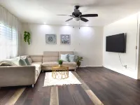 Spacious Kitchen and Shared Pool - Affordable Cozy Haven Hotels in Largo
