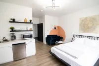 Elegant Haven - High-end Furnishings, WiFi, Luxury Amenities