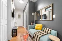 Charming Retreat with Fully Equipped Kitchen - Cozy Urban Oasis