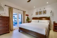 Swimming Pool, Spa and Rooftop Deck - Stunning Coastal Oasis