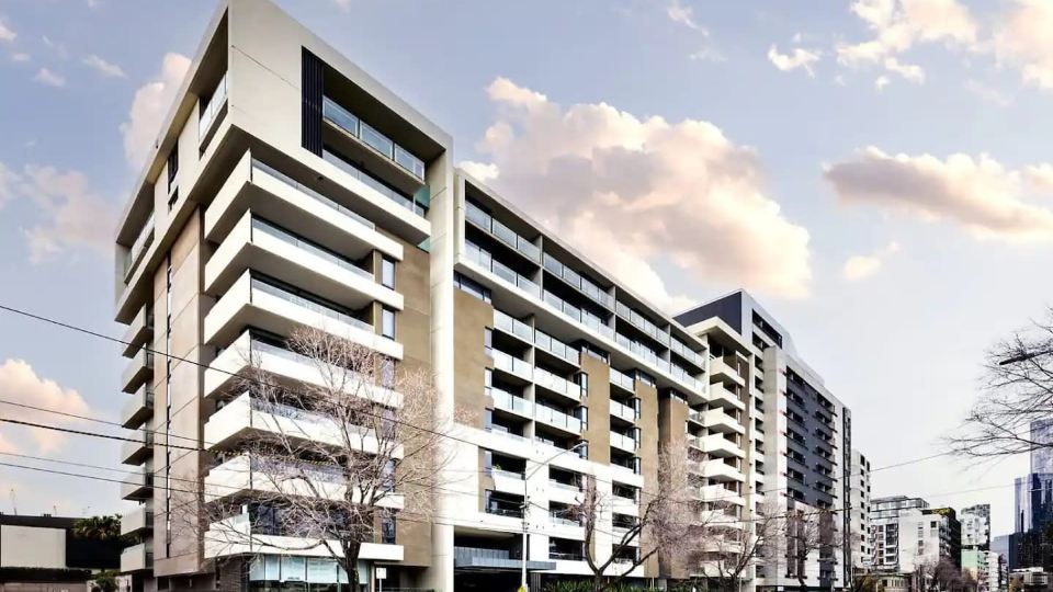 A Chic 2BR Apt Near Melbourne Uni, FREE Parking