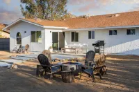 Stunning Pool and Hot Tub with Scenic Views - Exquisite Nature Retreat