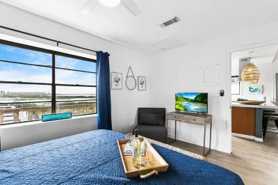 King Bed with Stunning Ocean Views