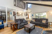 Private Hot Tub and Gas Fireplace - Charming Family Retreat