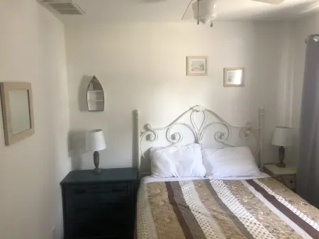 Dog-friendly 3 bdrm single family home fenced yard. Cape May Area Fios internet