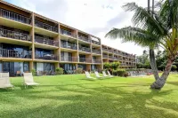 Oceanfront condo with WiFi & ground-floor lanai - see turtles right out front Hotels in Maalaea