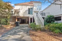 Scenic Golf and Lagoon Views with Modern Amenities - Charming Villa Retreat