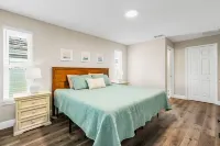 Heated Saltwater Pool and Hot Tub - Stunning Coastal Escape