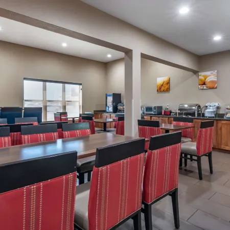 Comfort Inn & Suites Junction City - Near Fort Riley
