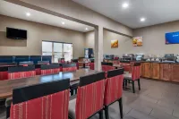 Comfort Inn & Suites Junction City - Near Fort Riley Hotels in Junction City
