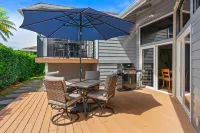 Panoramic Mountain Views and Lush Amenities - Inviting Luxury Retreat