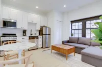 Private Hvac System and Fully Equipped Kitchen - Charming Modern Haven فنادق في 