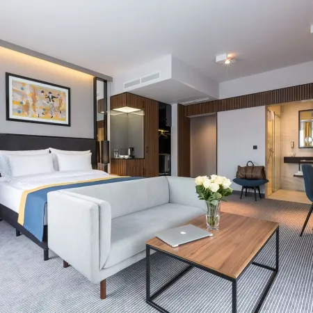 Grand Ascot Hotel