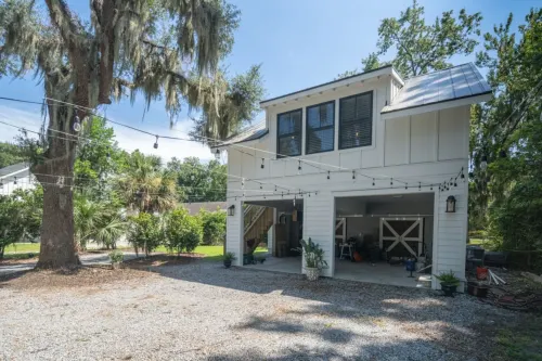Charming Carriage house Near Old Town Bluffton! Hotels in Bluffton
