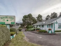Tranquil Seaside Retreat - WiFi, Kitchen, Garden, Grill Hotels in Otter Rock
