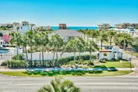 Lagoon Pool Access and Beach Proximity - Exquisite Coastal Haven