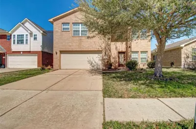 Spacious & Stylish, Two-Story Home Near Willowbrook Mall. Hotels near Lucky Land