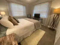 Sleepy Lagoon Cottage - On 30 lush acres & just minutes from Downtown Covington!