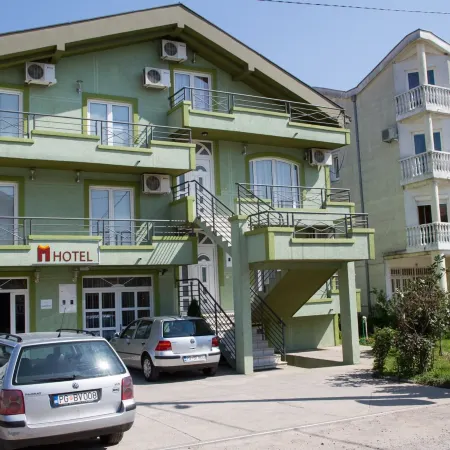 Hotel M