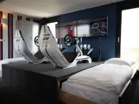 Modern, Trendy F1 Theme Lodge, Near the Sea