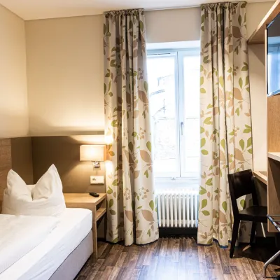 Spitalgarten Hotels in der Nähe von Alte Steinbrücke
