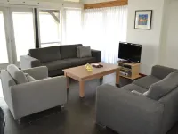 Stylish Thatched Villa with 2 Bathrooms Near Giethoorn Hotels in Wanneperveen