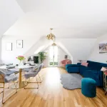 Luxury Penthouse ~ Super King Bed 5 Min to Beach
