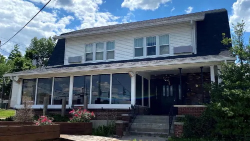 Twin Lakes Creamery, Grill & Inn