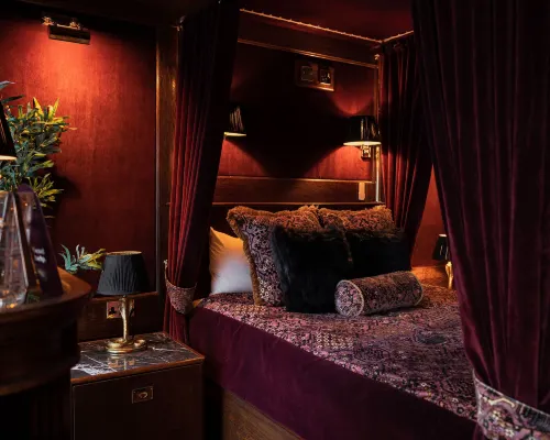House of Gods Royal Mile Hotels near غراسماركت