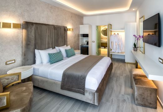 오라 스위트의 일몰 뷰