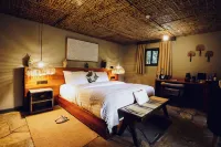 Sambora Kinigi Hotels in 